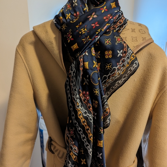 Silk Fashion Scarf/Shawl. - Picture 2 of 6